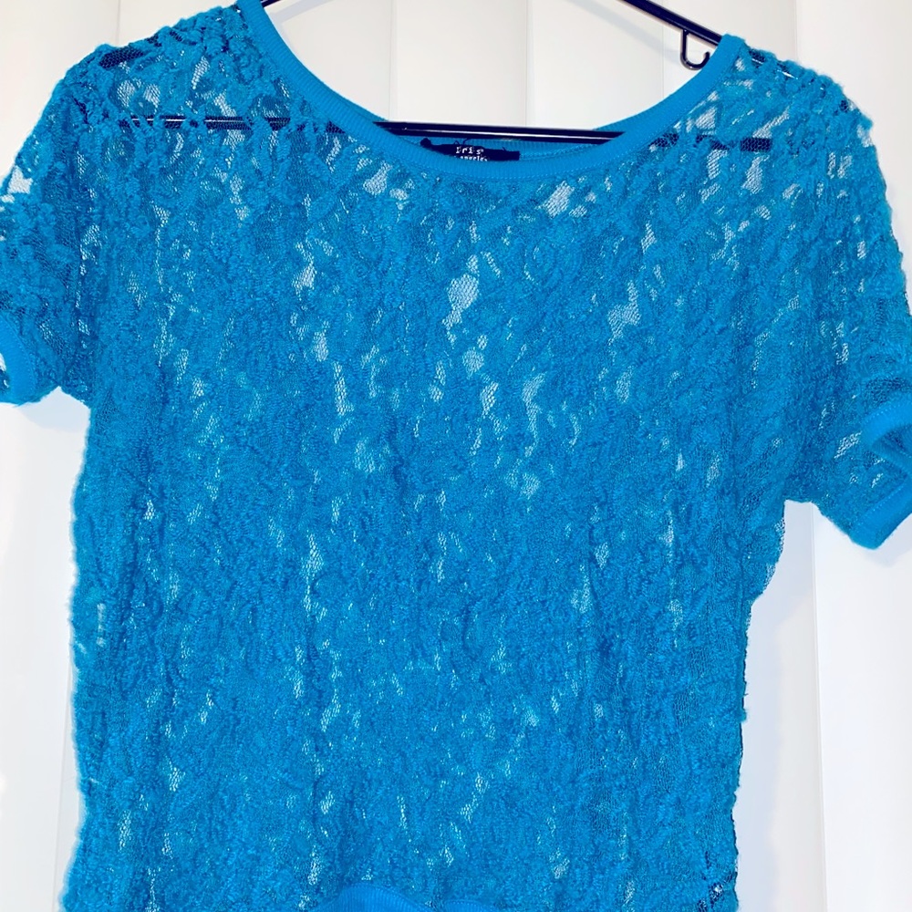 Super cute Iris top